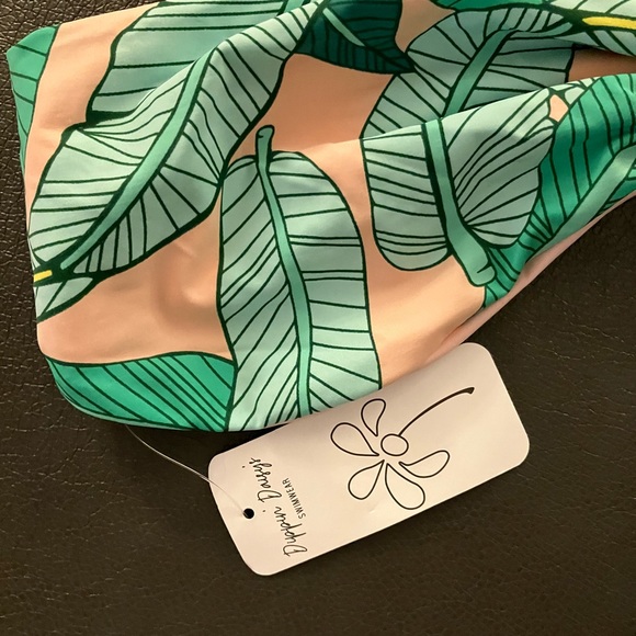 2/$18 NEW Dippin’ Daisy’s Tropical Palm Leaf Strapless Bikini Top Size Large - Picture 3 of 5